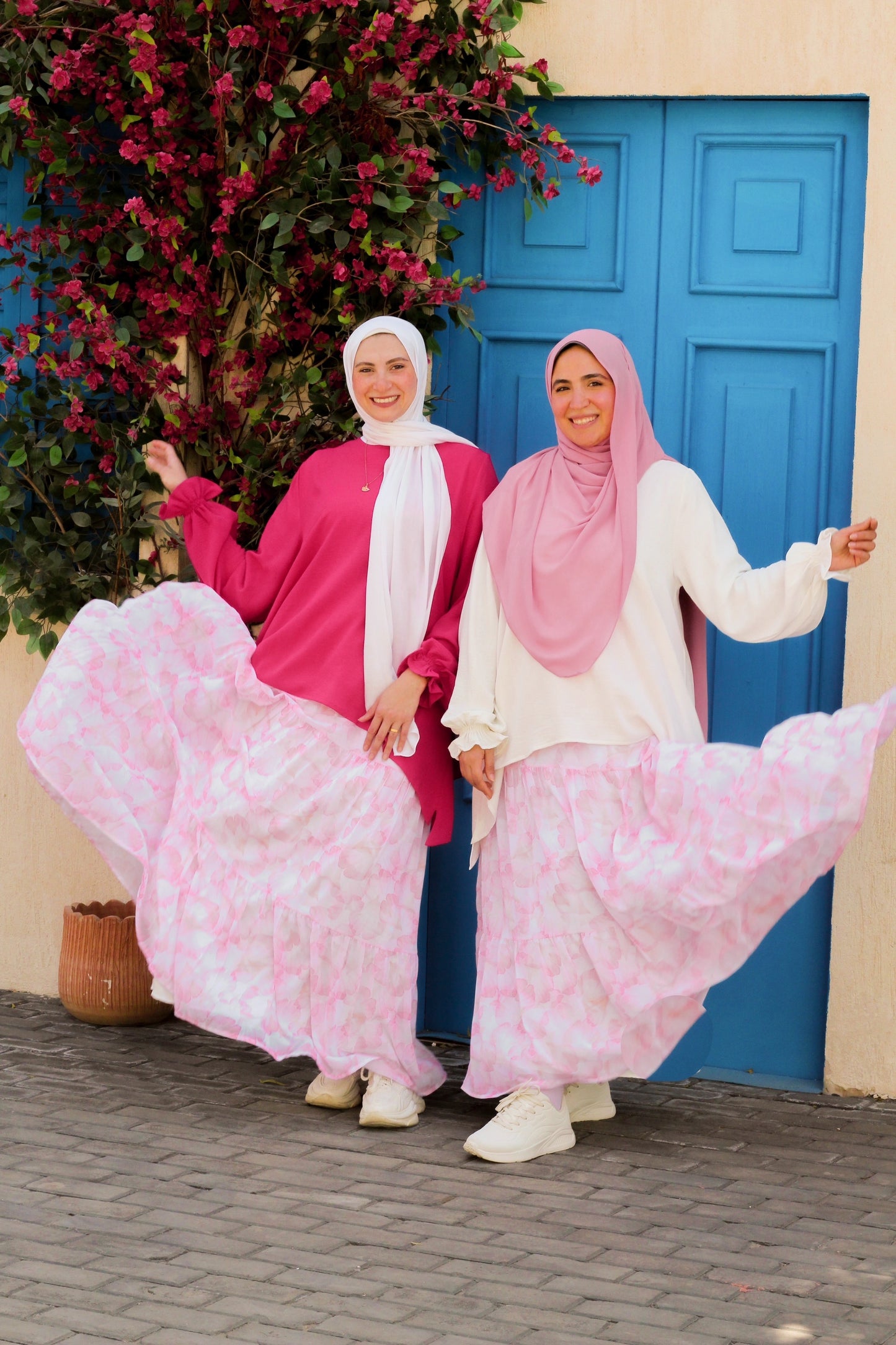 بتلات الورد (تنورة)