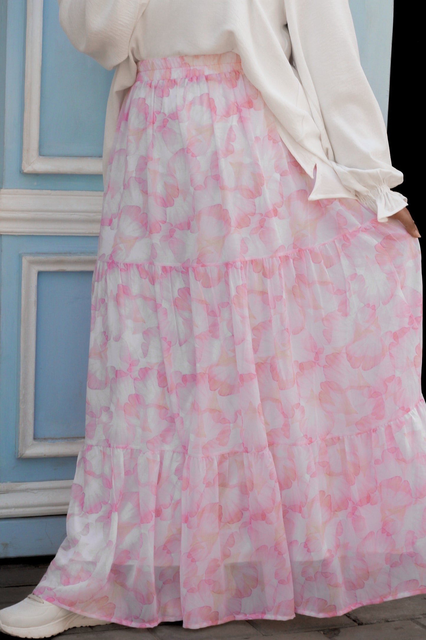 بتلات الورد (تنورة)