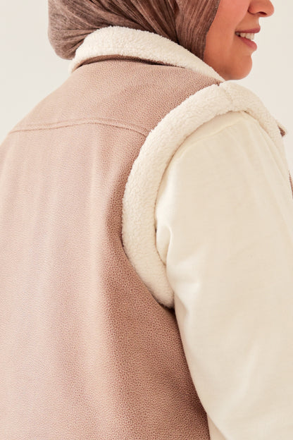 Leather Vest with Fur