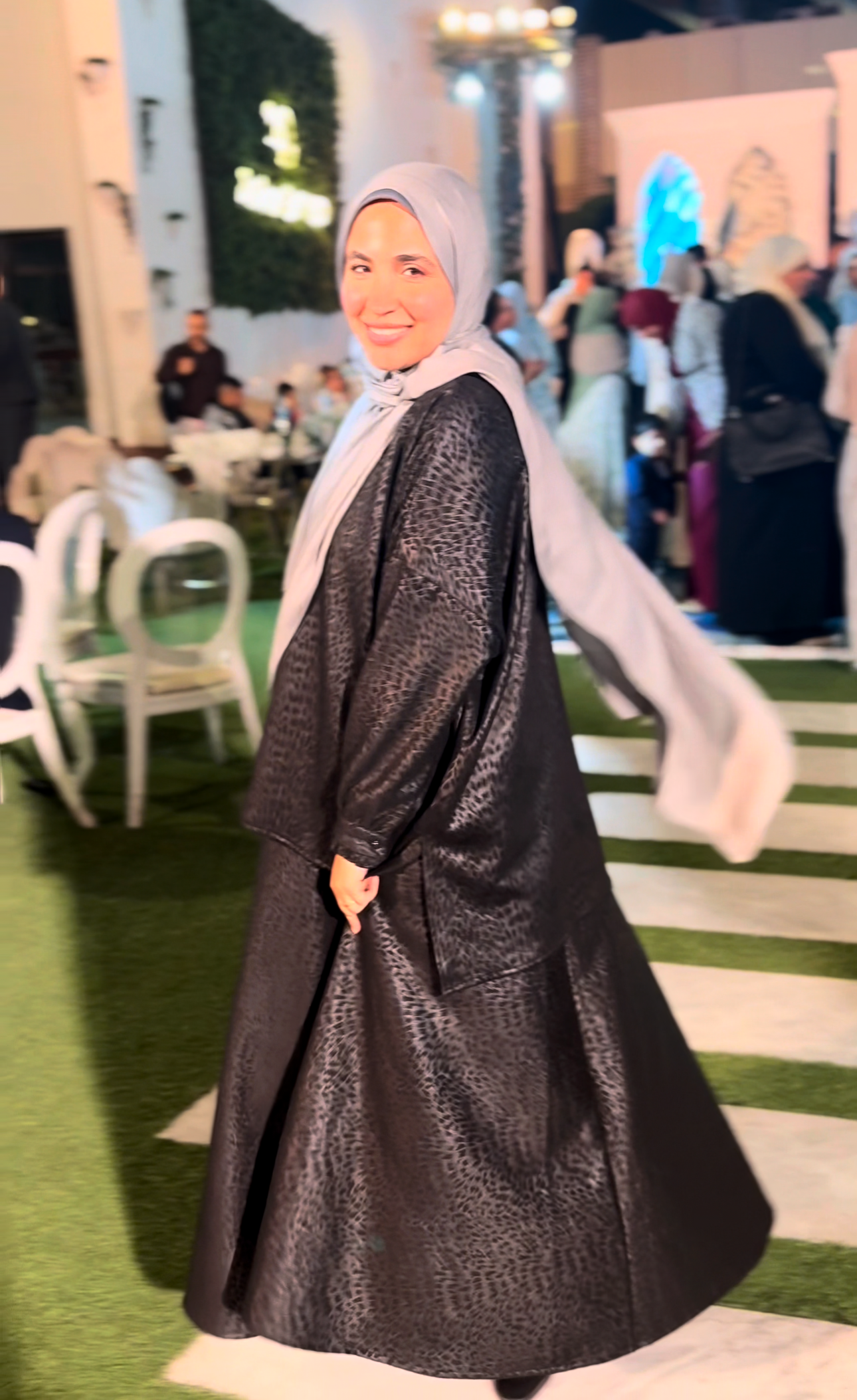 بلوزة جلدية سوداء (إصدار محدود)